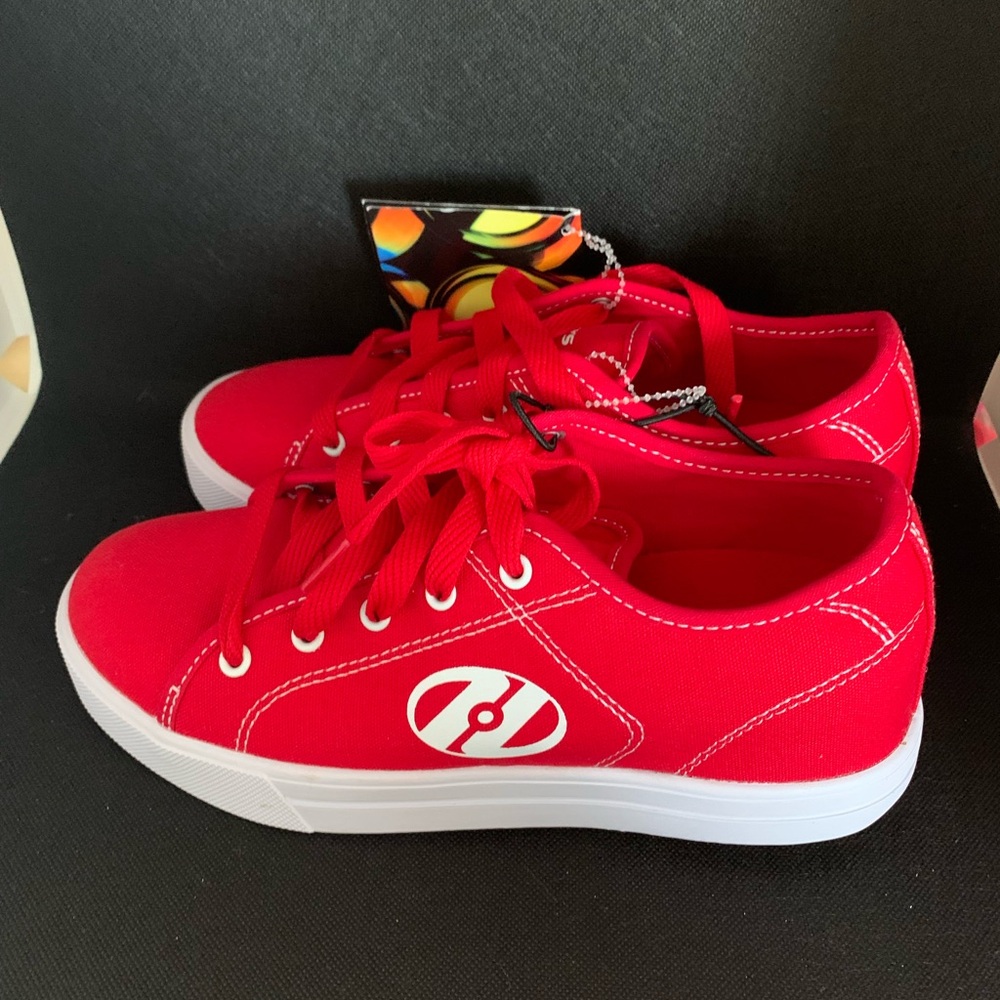 NWT- HEELYS THE ORIGINAL - Red Roller Shoes with White Soles - Picture 4 of 14
